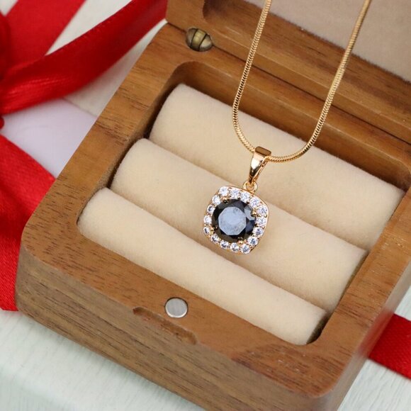 "Black Round Stone Pendant in Gold Plated Brass with Crystal Halo, XPPT1771 - Picture 8 of 13
